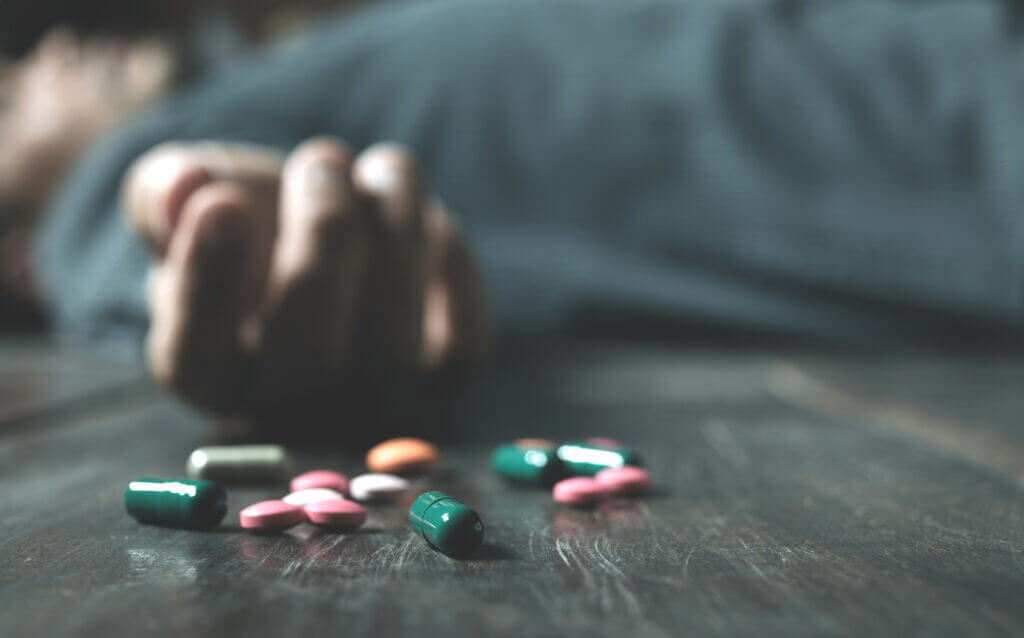 The person using drugs overdose and will be go to death this con