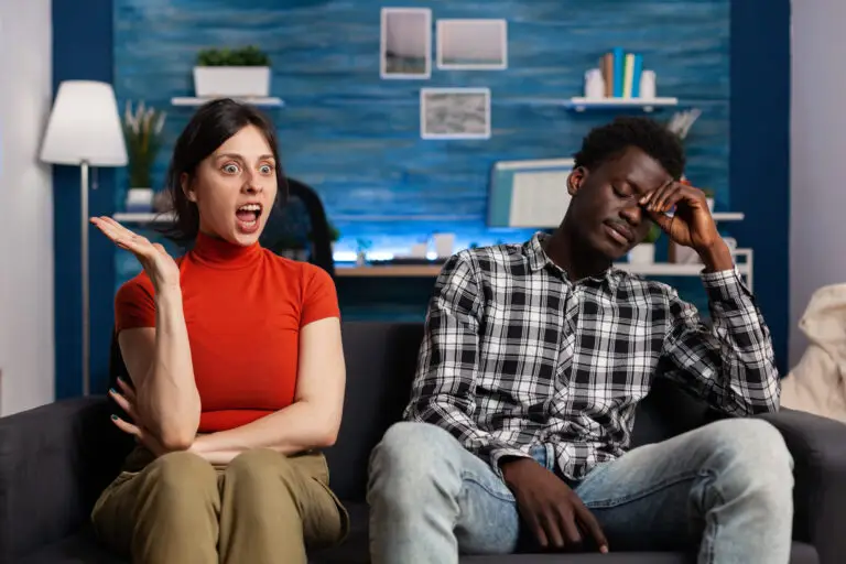 people sitting on couch and suffering from bipolar