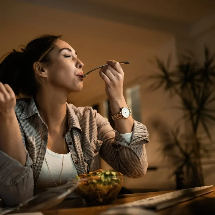 woman having late night snack in las vegas wondering if overeating or binge eating disorder